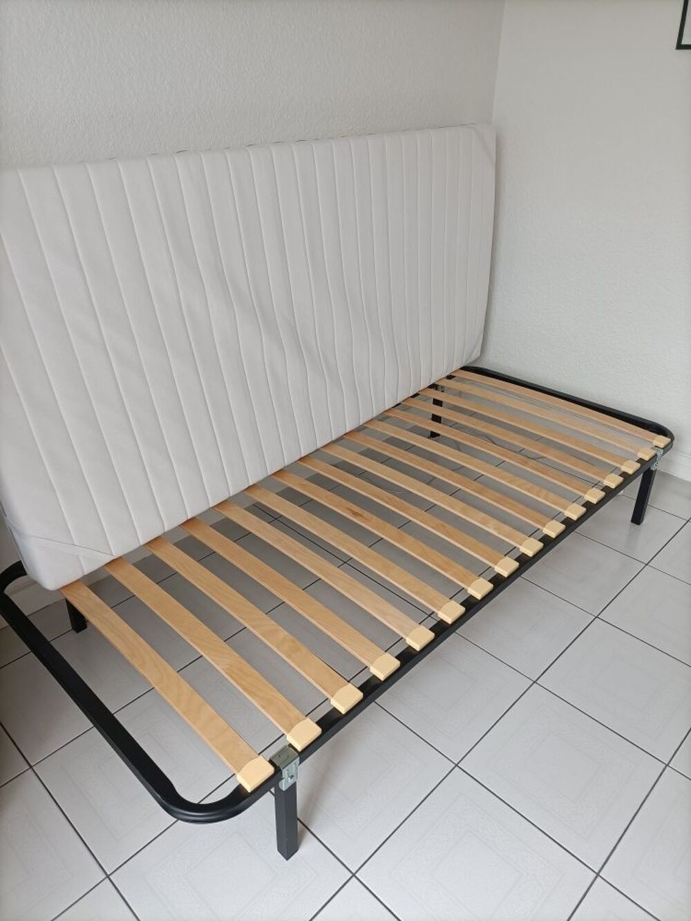 sommier 90cmx2m et son matelas
Meubles