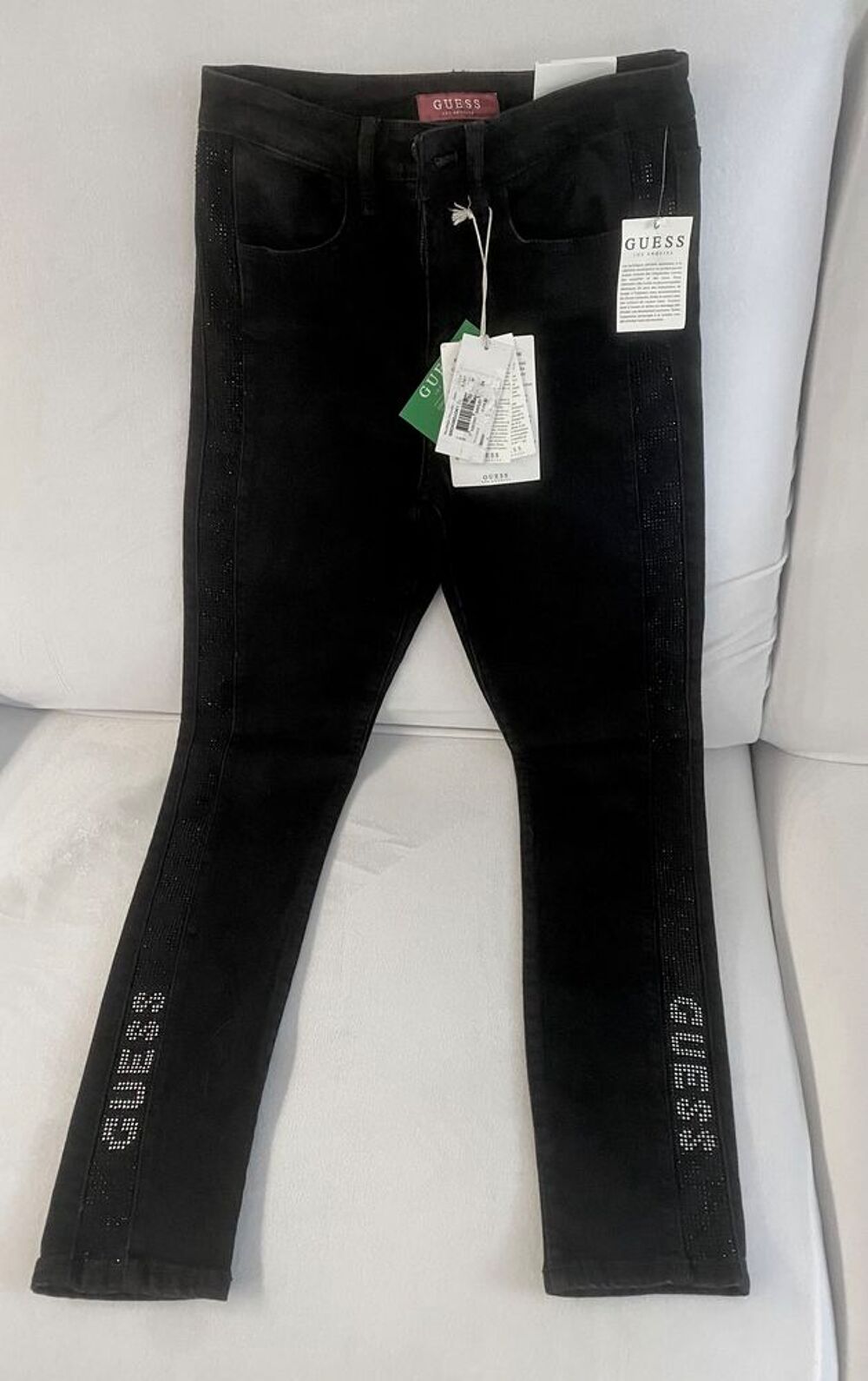 Jean GUESS noir neuf avec &eacute;tiquettes ? Bande de strass Vêtements