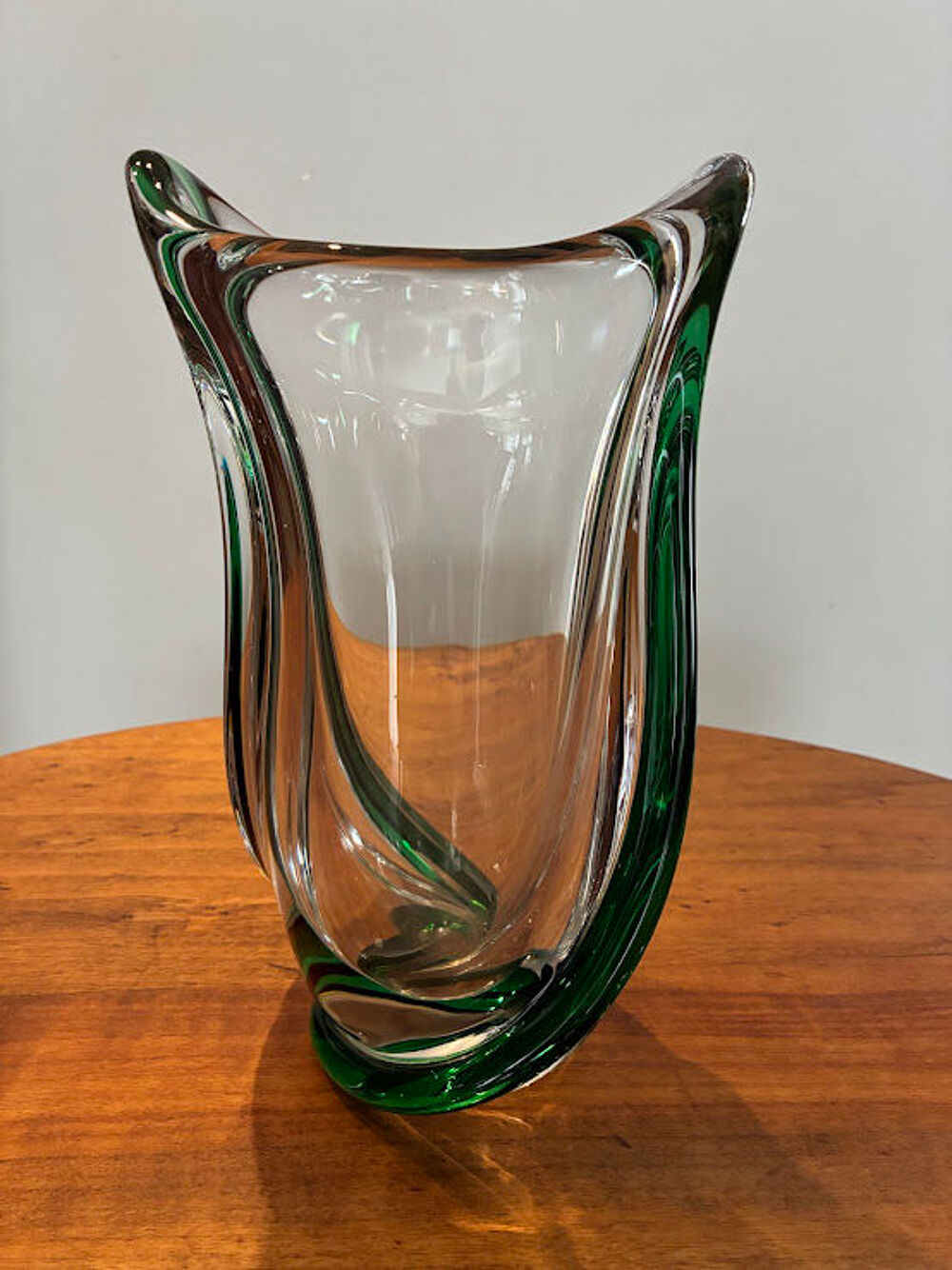 Grand vase torsad&eacute; cristal Saint-Louis sign&eacute; Décoration