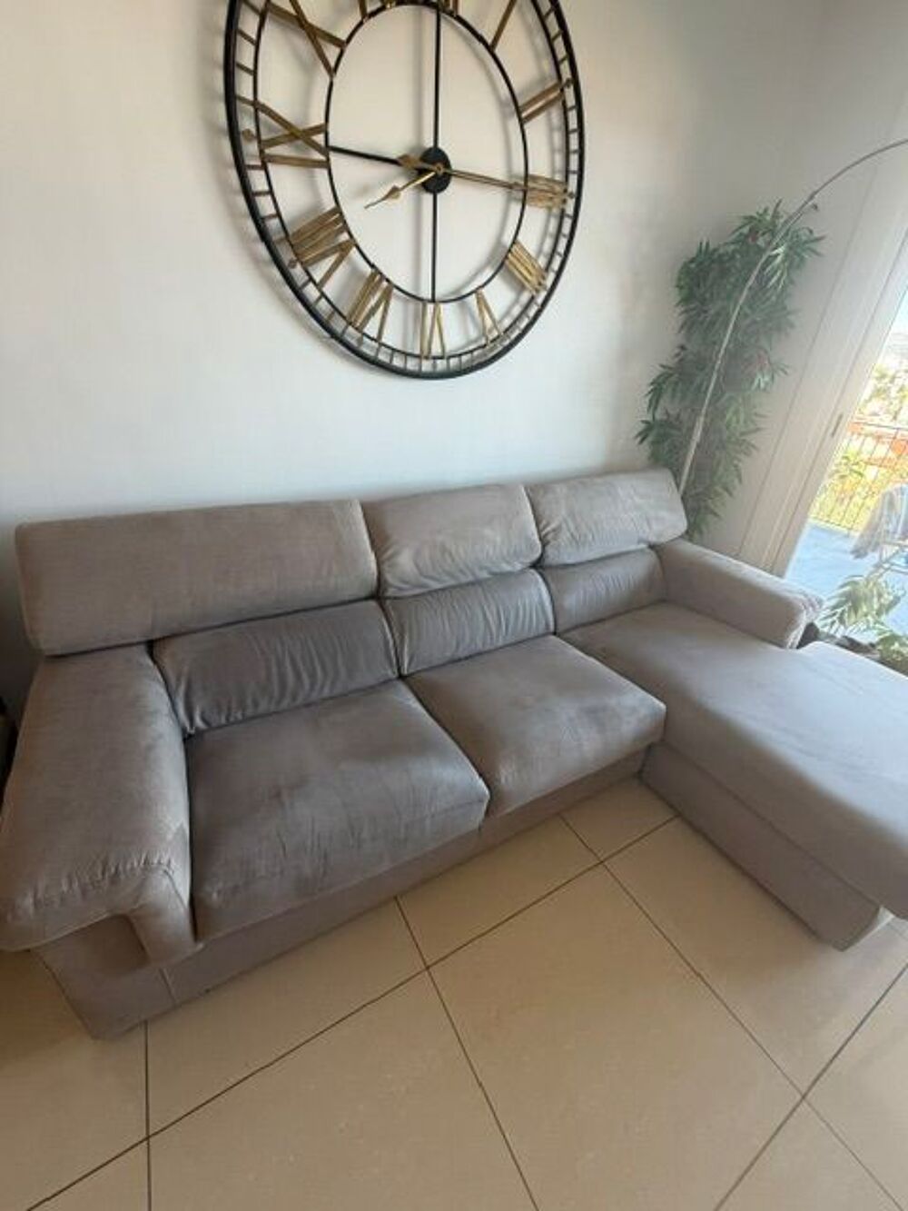 GRAND CANAPE D'ANGLE TISSU BEIGE
Meubles