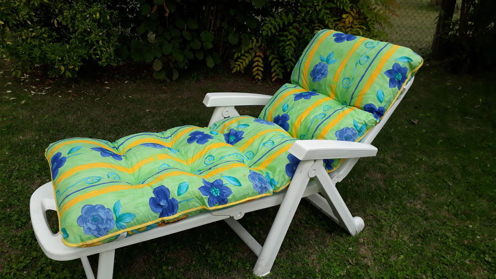 BAIN DE SOLEIL AVEC MATELAS Meubles