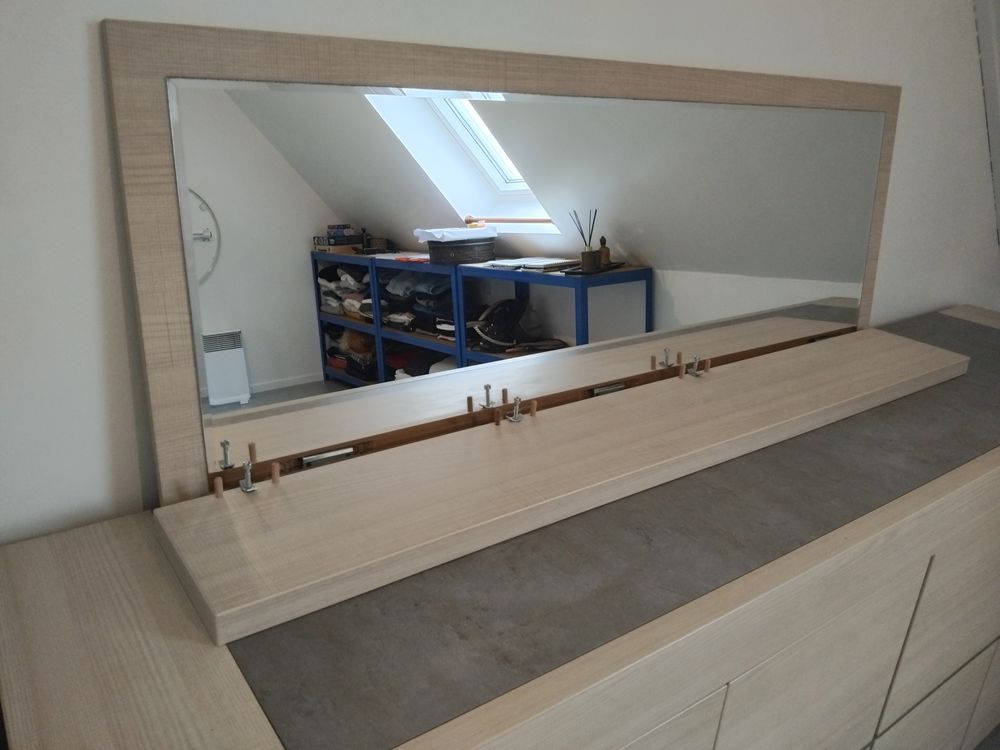 Enfilade ,(meuble-bas)+ miroir assorti ? Tr&egrave;s bon &eacute;tat 
Meubles