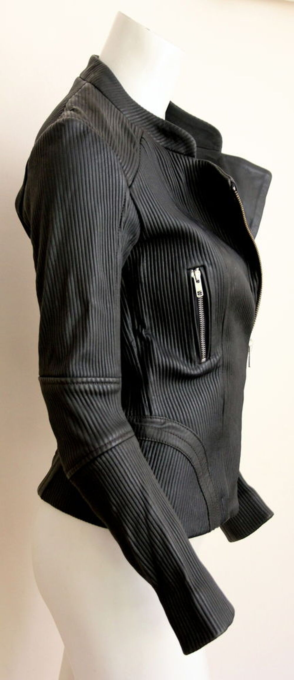 Perfecto cuir c&ocirc;tel&eacute; MAJE T.38
cuir anthracite Vêtements