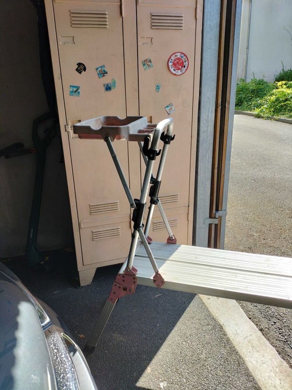 Petit banc m&eacute;tallique. Bricolage