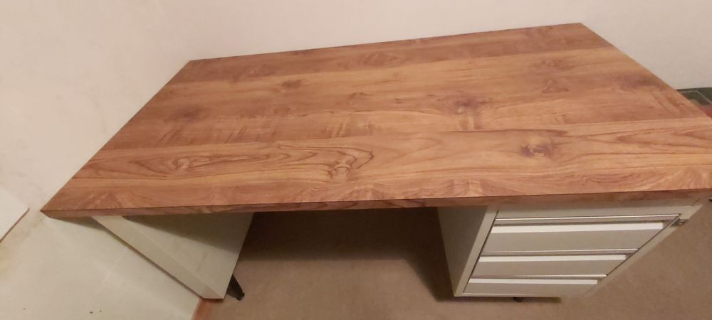 bureau en metal Meubles