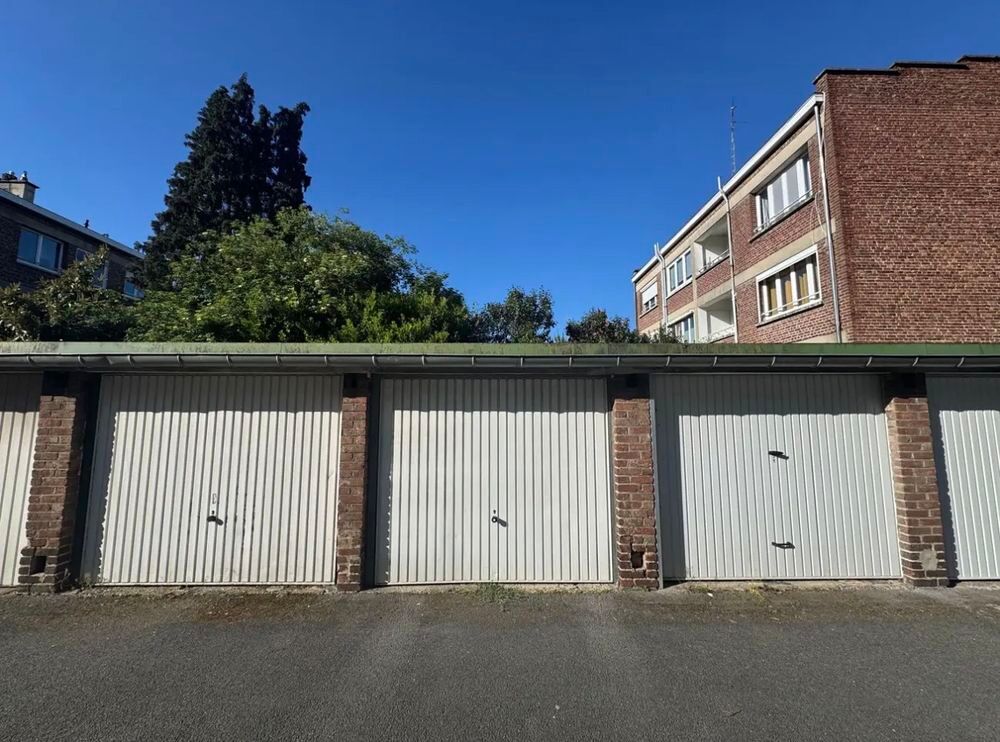 Location Parking/Garage ? Garage / Box fermé 14 m2 ? Piscine?Hippodrome Marcq-en-barœul