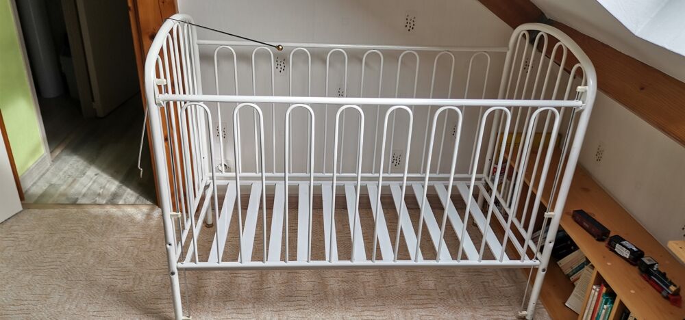 Petit lit en acier Mobilier enfants