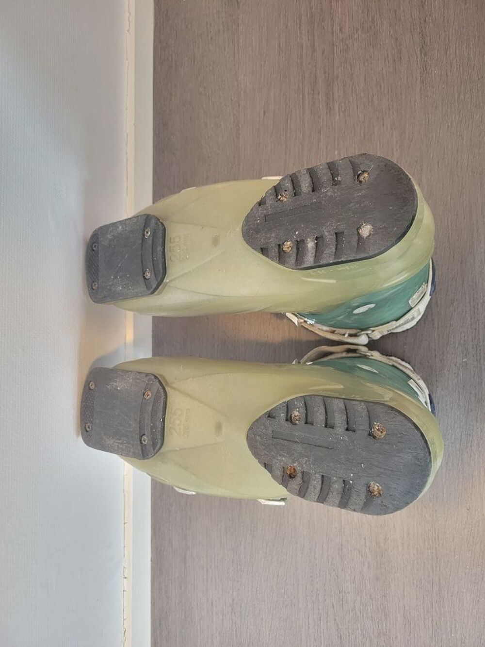 Chaussures de ski femmes ? Pointure 39 ? Quasi neuves Sports