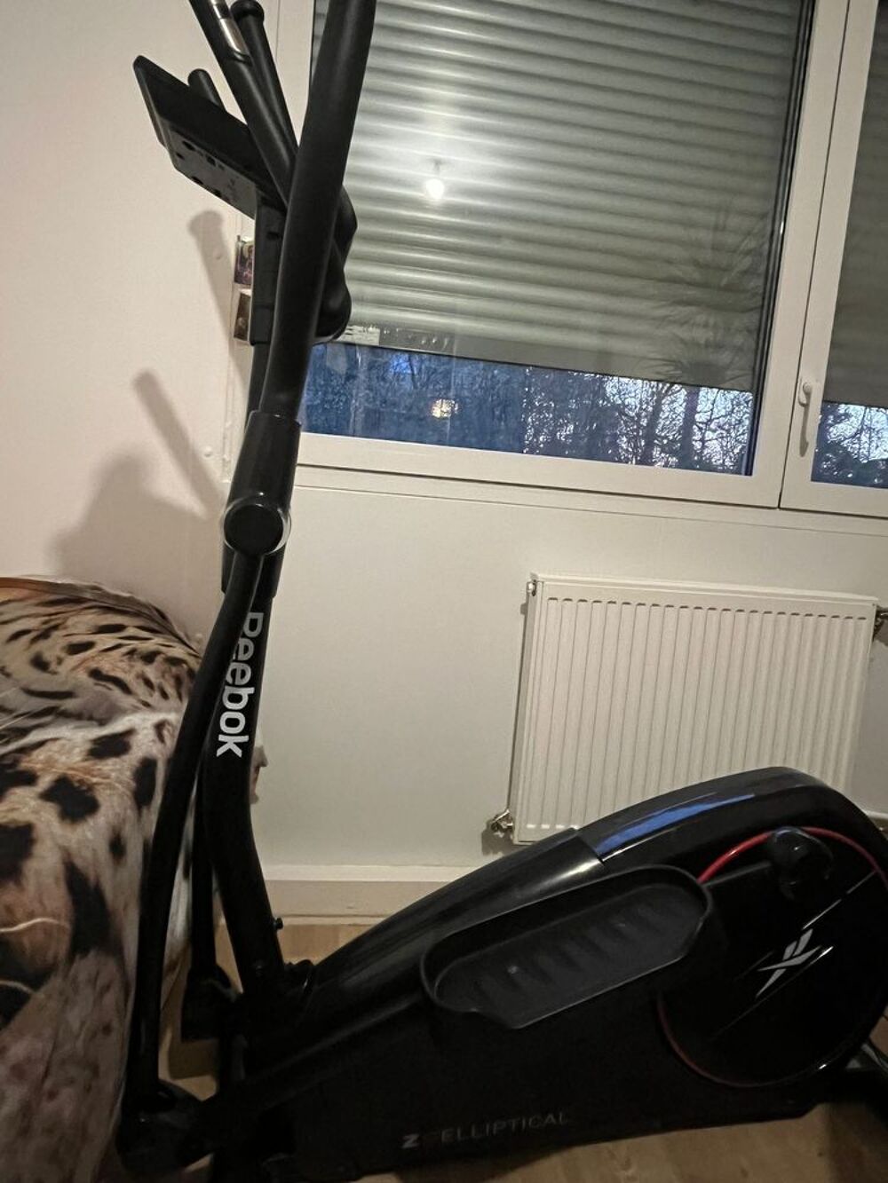 v&eacute;lo &eacute;lectrique Reebok Z9 -tr&egrave;s bon &eacute;tat Vélos