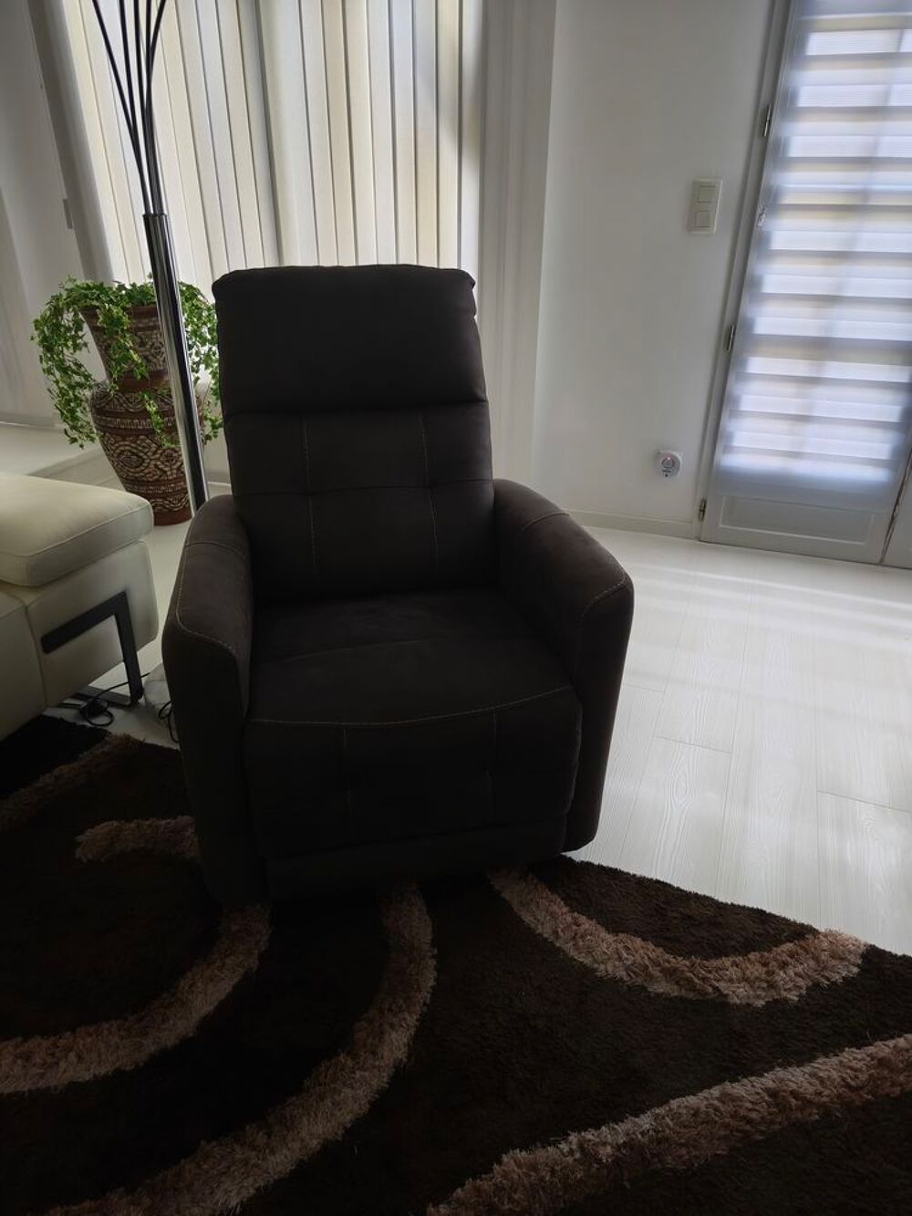 Fauteuil releveur &eacute;lectrique vivalift Meubles