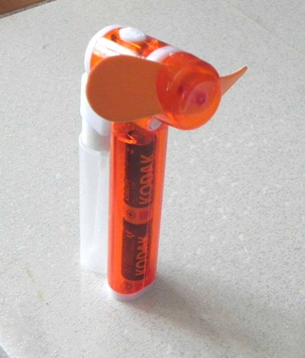 VENTILATEUR SPRAY, neuf, &agrave; piles Electroménager