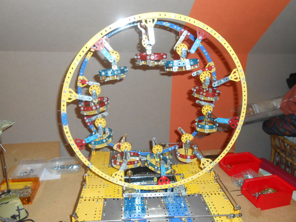 Man&egrave;ge Meccano &quot; TOUTOURNE &quot; Jeux / jouets