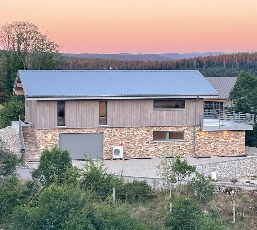Vente Chalet Esprit chalet contemporain ? Prestations haut de gamme La chaux-du-dombief