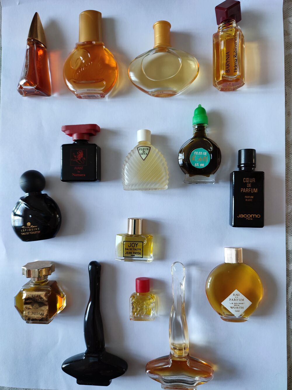 15 miniatures de parfum 