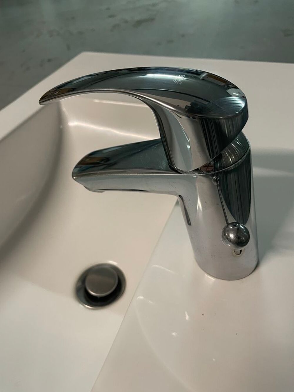 Lavabo ceramique complet avec mitigeur Grohe chrom&eacute; Meubles