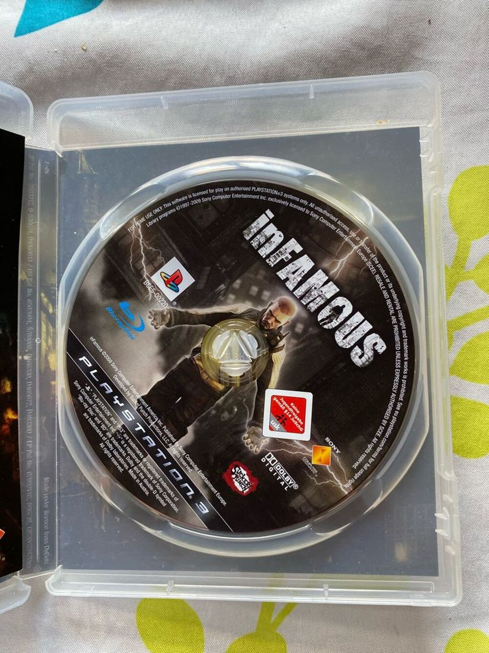 Prix n&eacute;gociable. Lot de 11 jeux PS2/3 (Call of Duty...) Consoles et jeux vidos