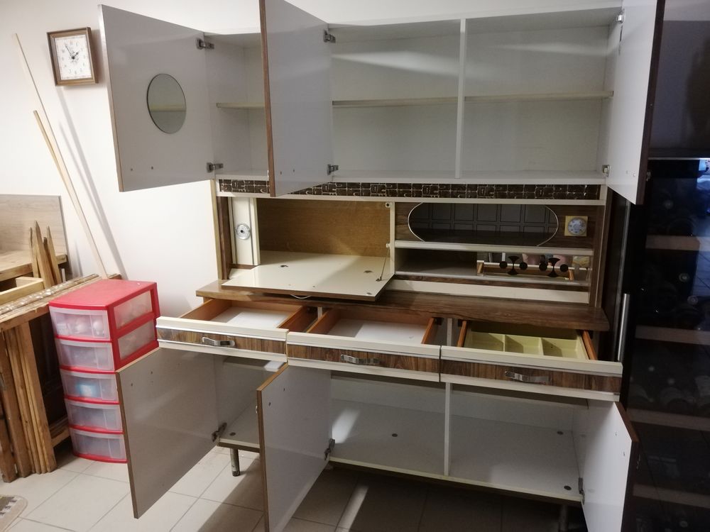 Buffet cuisine vintage en formica marron Meubles