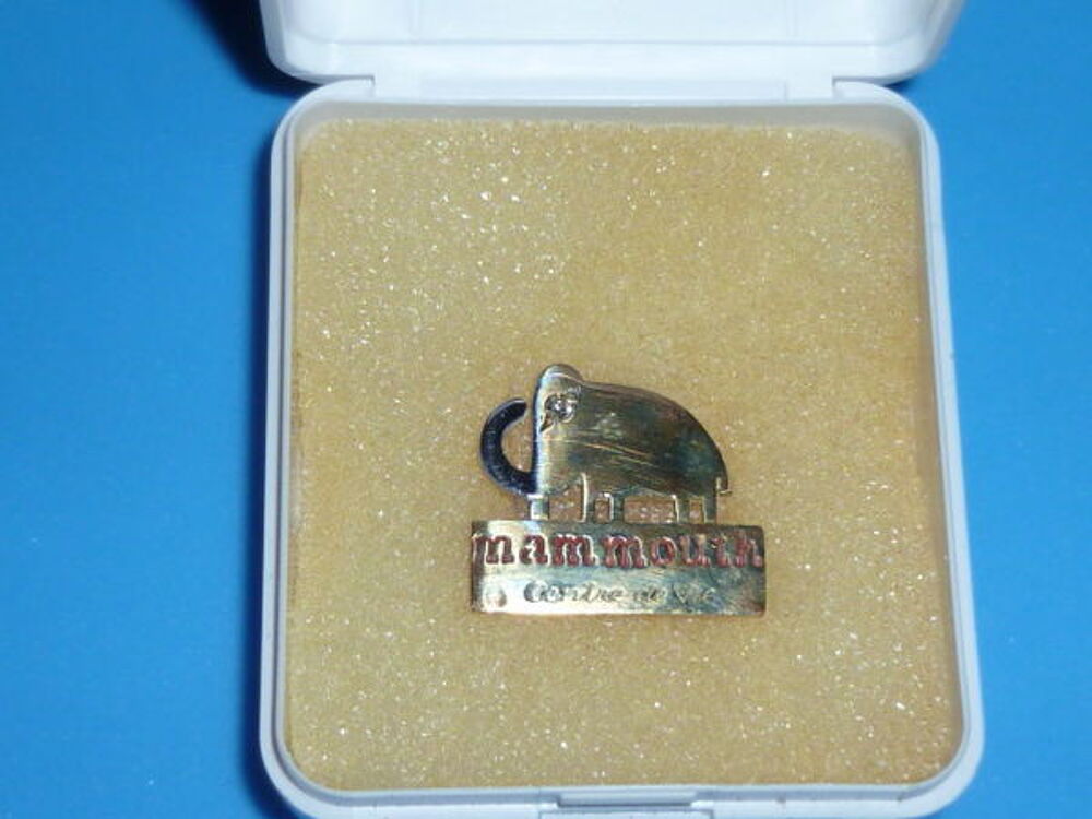 PIN'S MAMOUTH OR et DIAMANT 