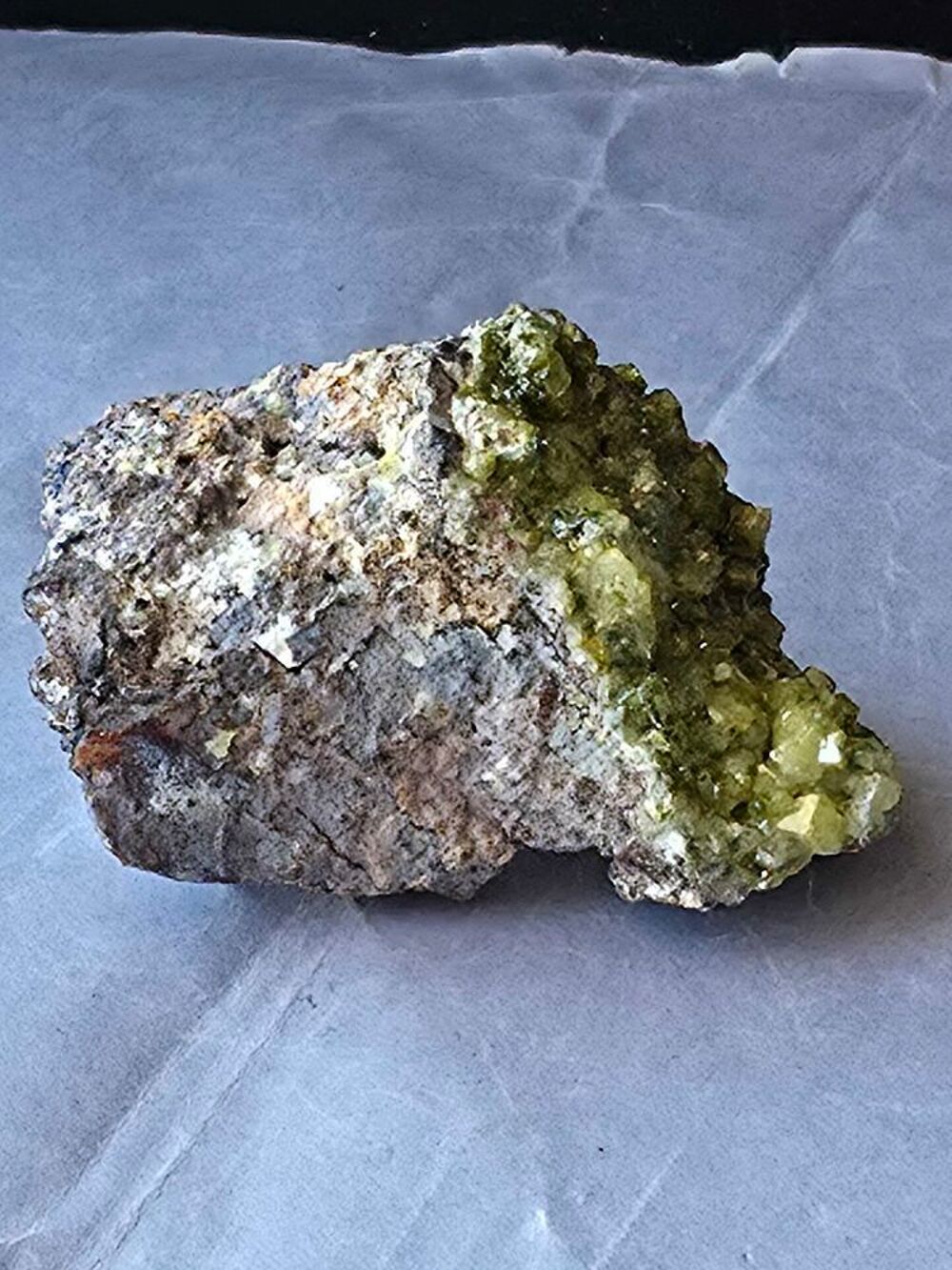 Sp&eacute;cimen Min&eacute;ral : Pyromorphite Verte sur Matrice (52) 