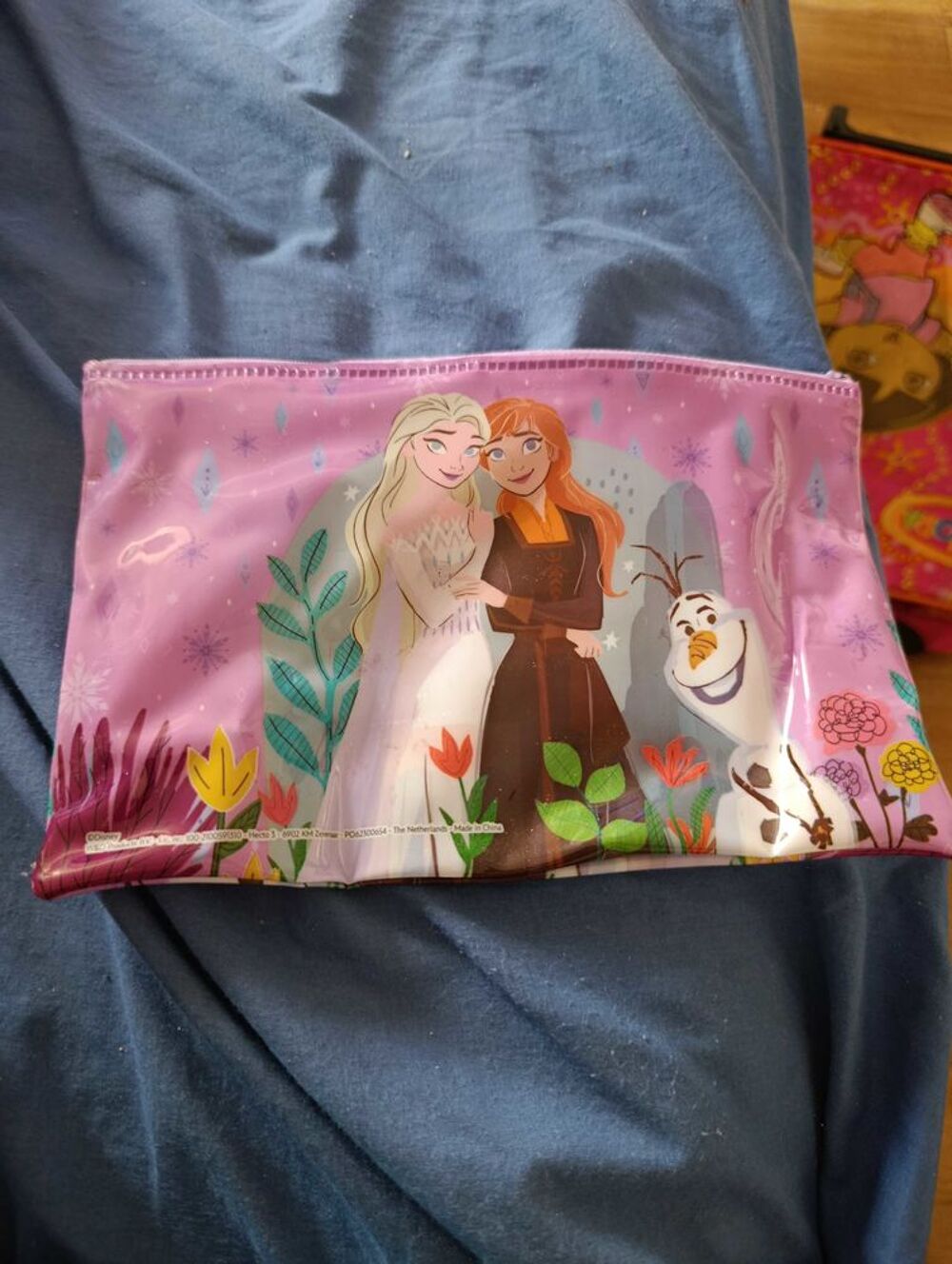 cartable neuf avec trousse offert reine des neige Jeux / jouets