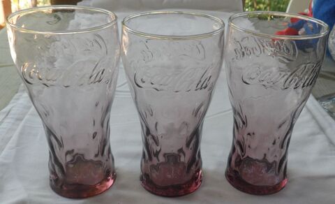 3 verres neufs Coca Cola teint�s lie de vin nouvelle s�rie
15 Castries (34)