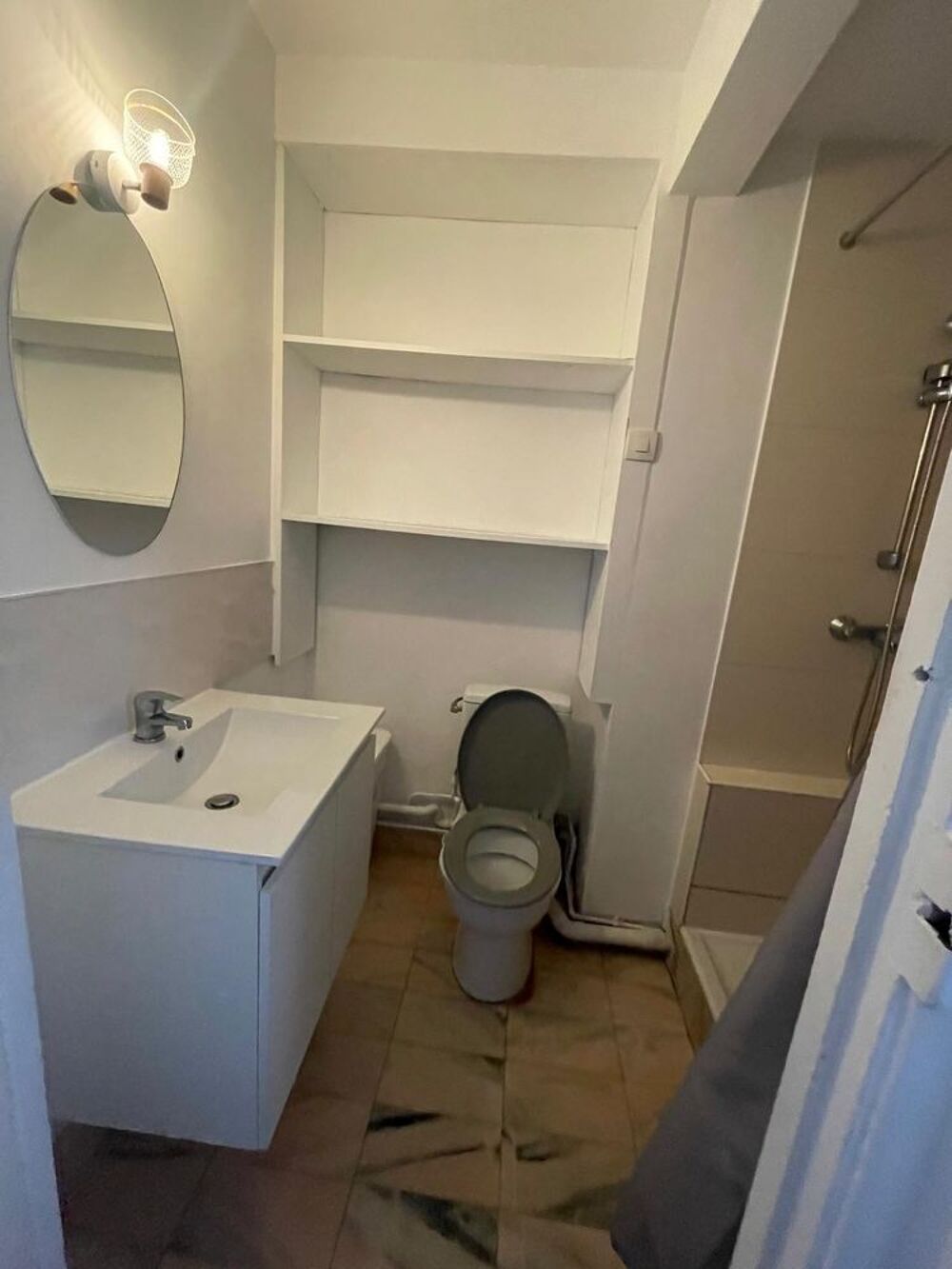   Appartement propre en face du Tram  Île-de-France, Courbevoie (92400)
