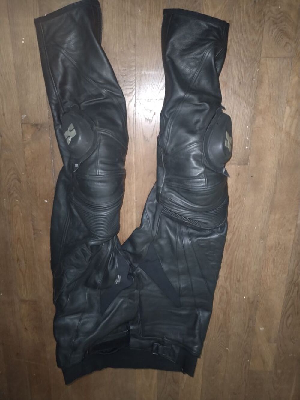 Pantalon moto cuir (Taille L) Vêtements