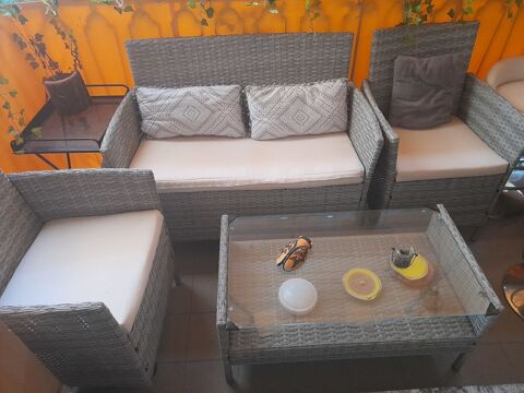 Salon de jardin 4 pices gris blanc 0 Menton (06)