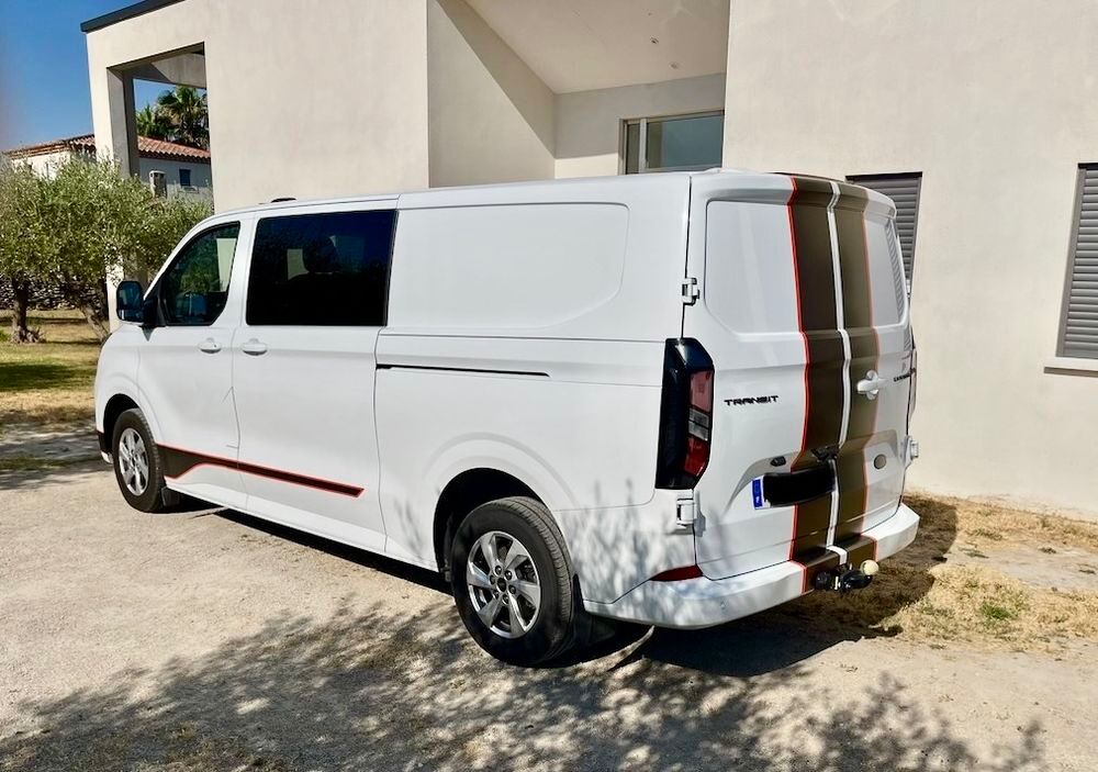 Transit Custom TRANSIT CUSTOM CA 300 L2H1 2.0 ECOBLUE 170 CH BVA8 LIMITED 2025 occasion 30250 Sommi&egrave;res