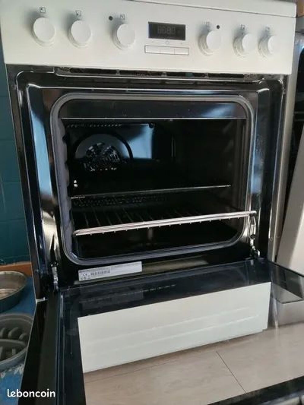 Cuisini&egrave;re vitroc&eacute;ramique electrolux Electroménager