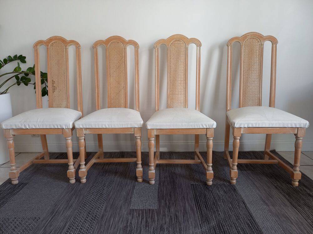 4 chaises h&ecirc;tre massif styl&eacute;es Meubles