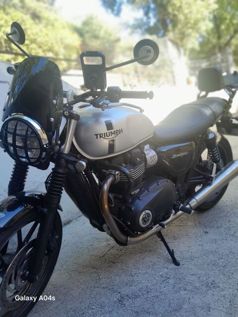 Moto TRIUMPH 2017 occasion Varages 83670