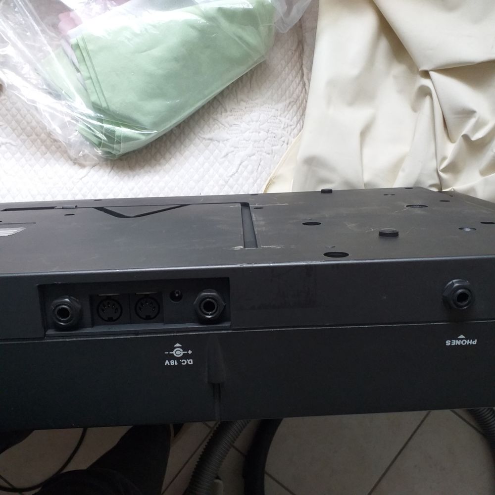 Synth&eacute;tiseur &Eacute;lectronique fudji 5 X 200 Instruments de musique