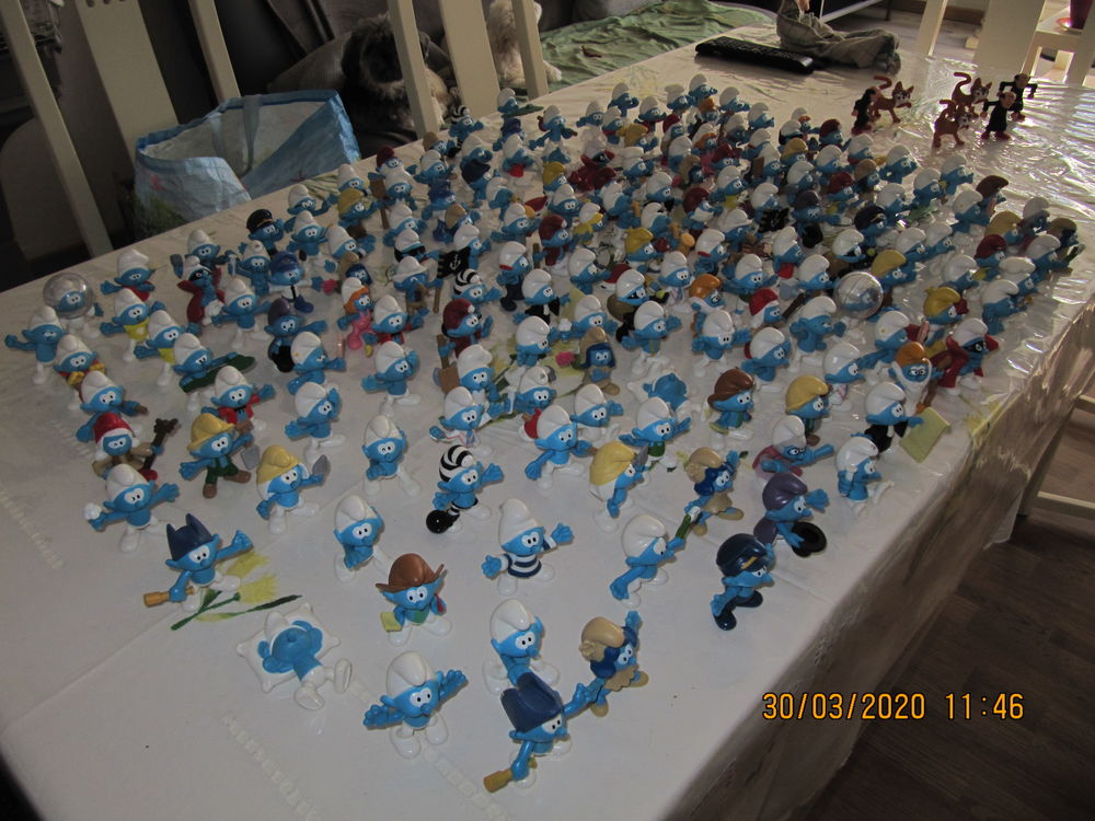 schtroumph en lot ou a la piece.. Jeux / jouets