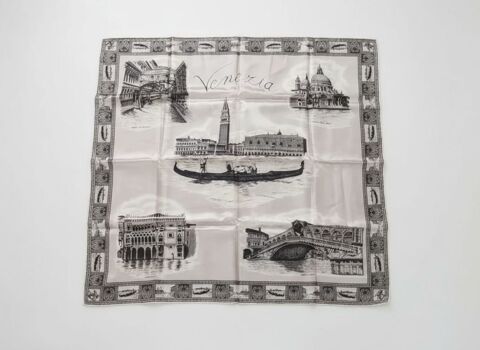 Foulard en soie motif Venise vintage  �tat impeccable 45 Nice (06)