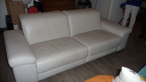 Canap crme en cuir trois places 0 Draguignan (83)