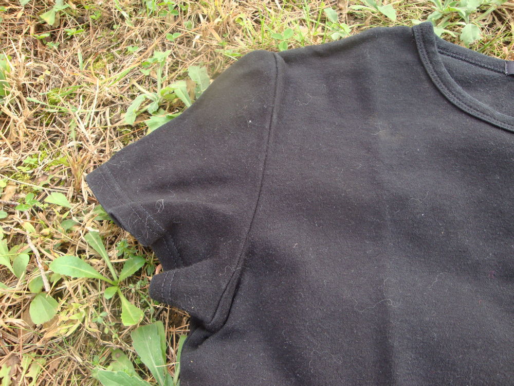 Tee shirt &agrave; manches courtes noir Vêtements