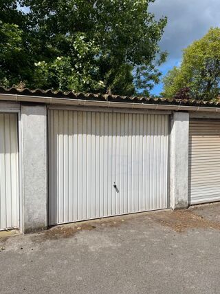 Parking / Garage à louer 13 m²