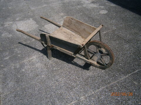   BROUETTE  d  ENFANTS 100 Vertus (51)