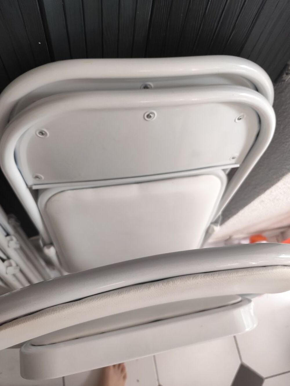 Chaises blanches quotidien ou &eacute;v&eacute;nement Meubles
