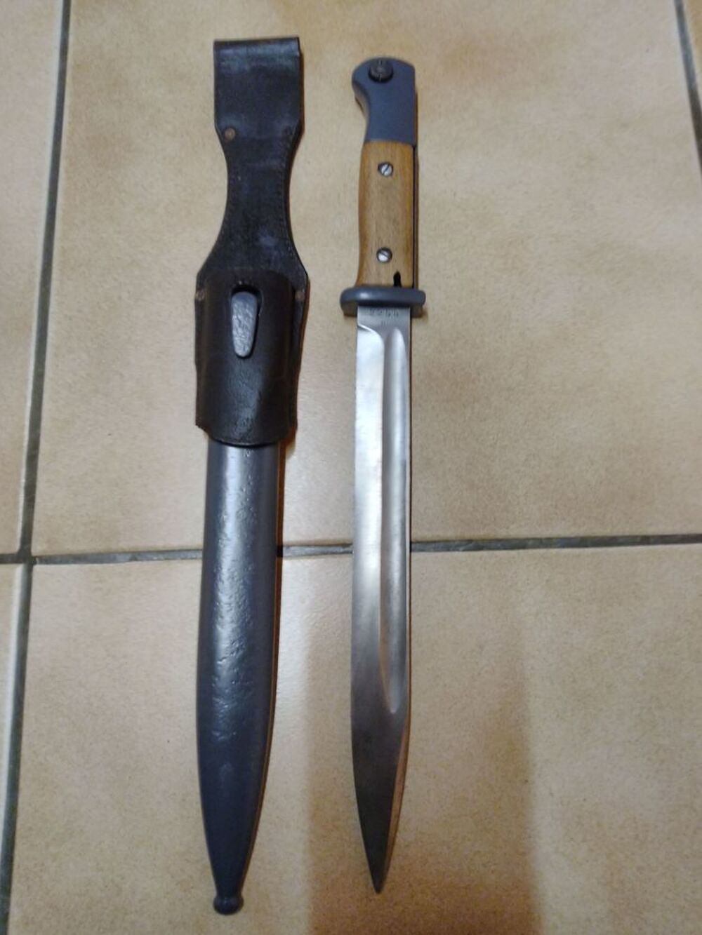 Ba&iuml;onette Mauser 98K et son etui 