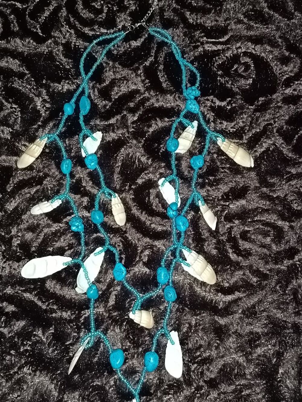 Colliers deux niveaux coquillages et perles turquoise Bijoux et montres