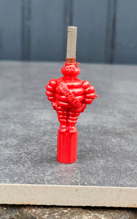 Dmonte obus 'Bibendum' Michelin
21 Avignon (84)