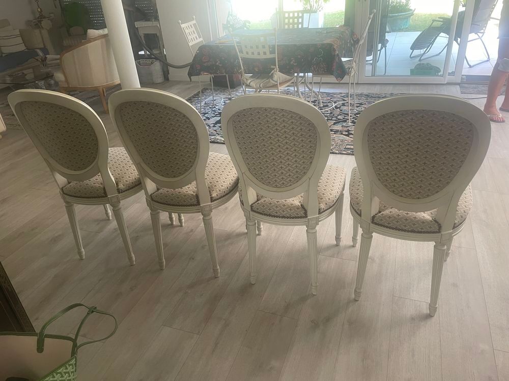 Lot de quatre chaises Louis XVI Meubles
