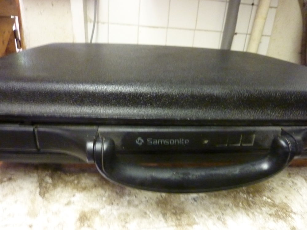 Attach&eacute; CASE " SAMSONITE " Matériel informatique