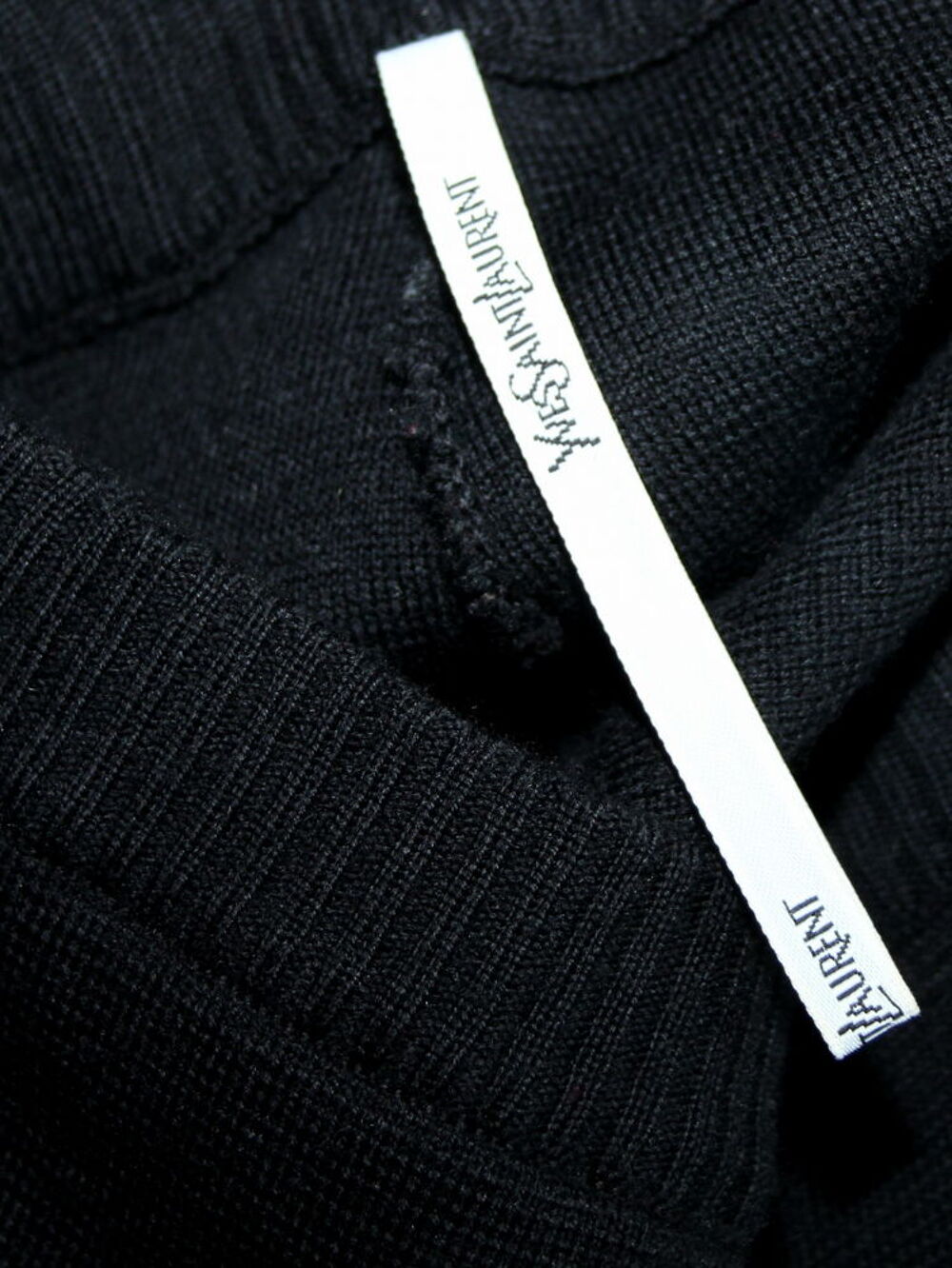 Jupe courte noire YVES SAINT LAURENT T.S 
36/38 Fr Vêtements