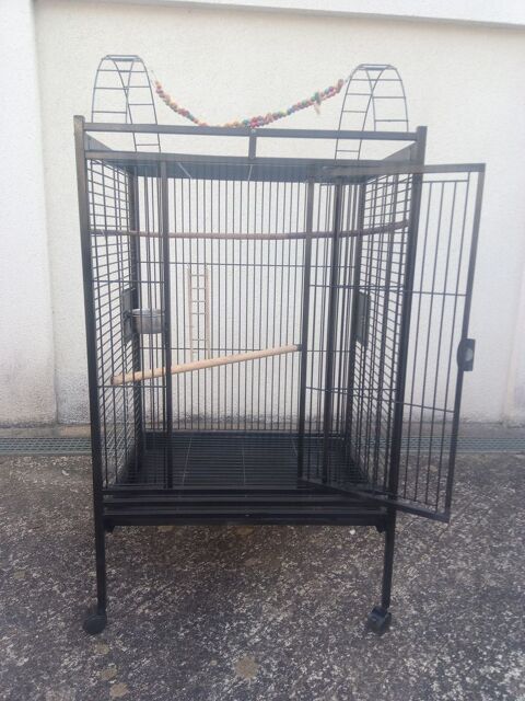 Cage Perroquet sur roulettes 170 37110 Saunay