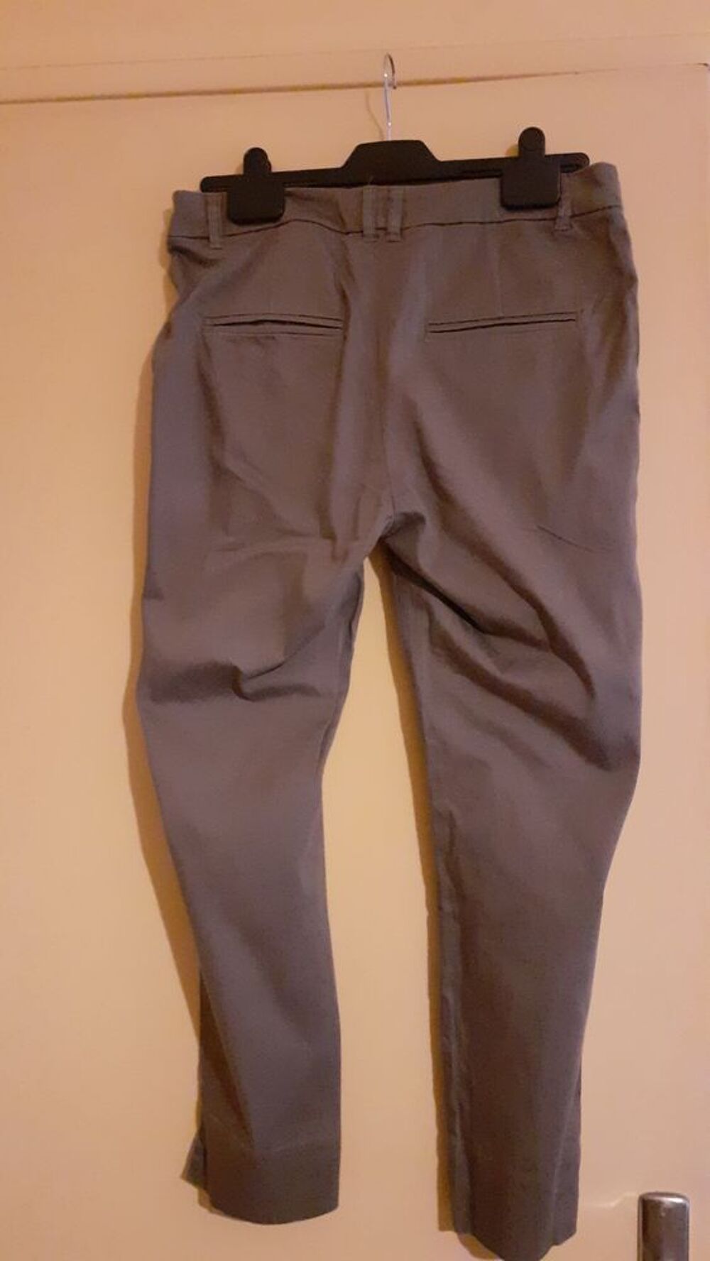 Pantalon H&amp;M taille 38 Vêtements