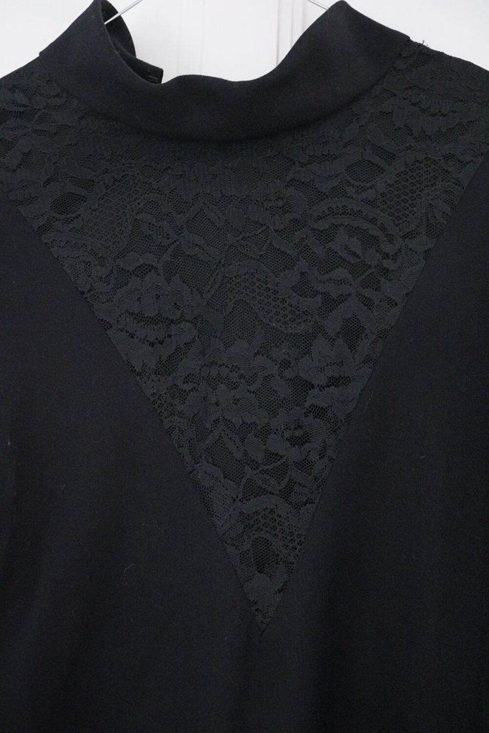 
robe noir pi&egrave;ce unique faites sur mesure
Vêtements