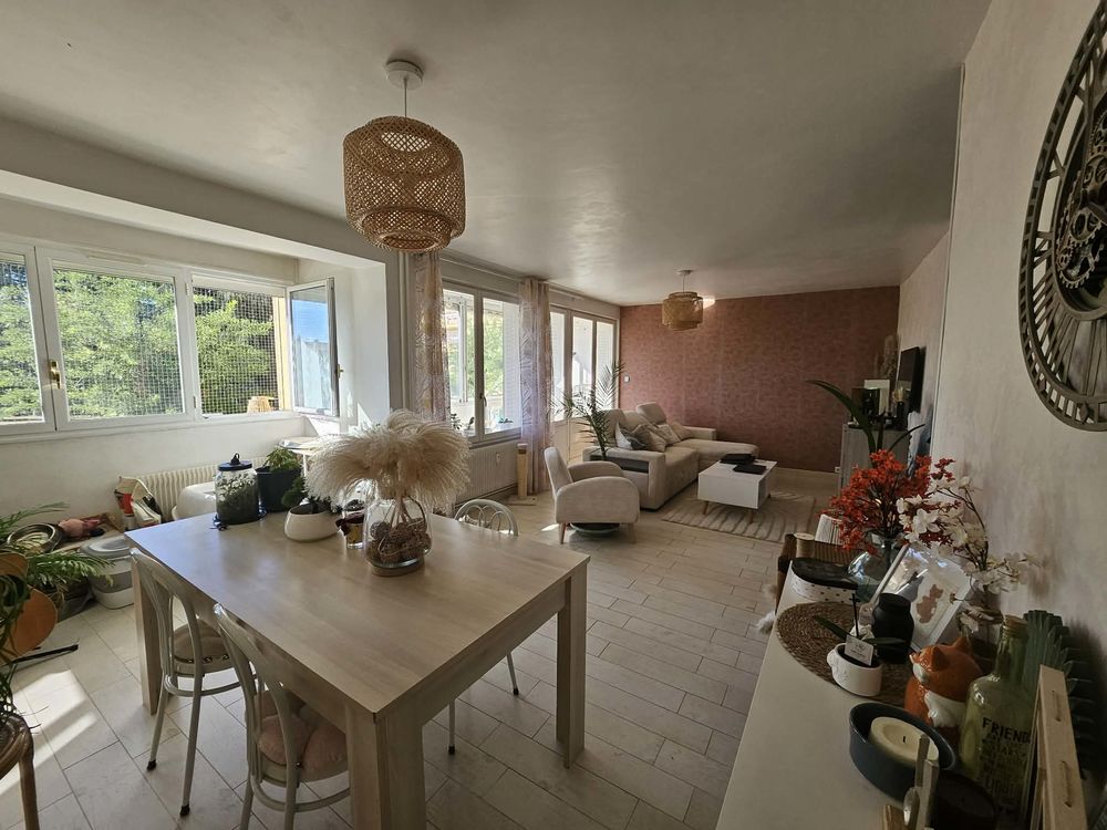 Vente Appartement Appartement T3 traversant de 73 m² garage et cave Roanne